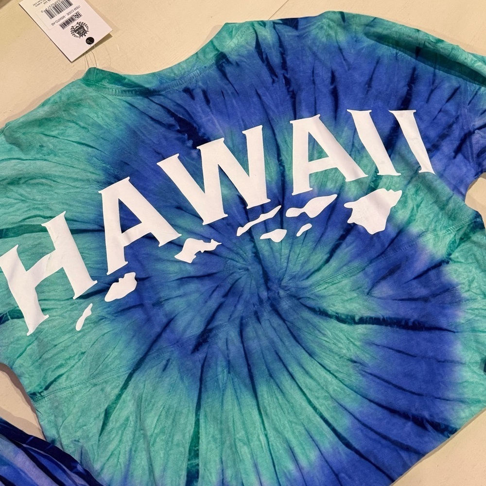 NWT - Hawaii Long Sleeve Unisex Tie Dye Tshirt - Size Medium